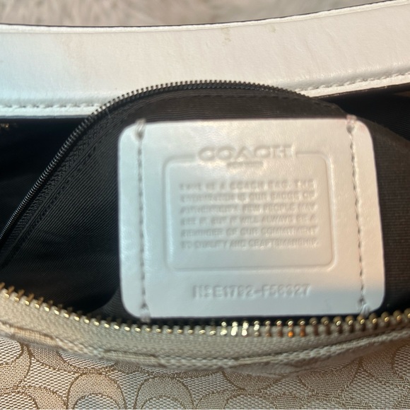 Beautiful Coach handbag in excellent like new condition - Picture 10 of 10